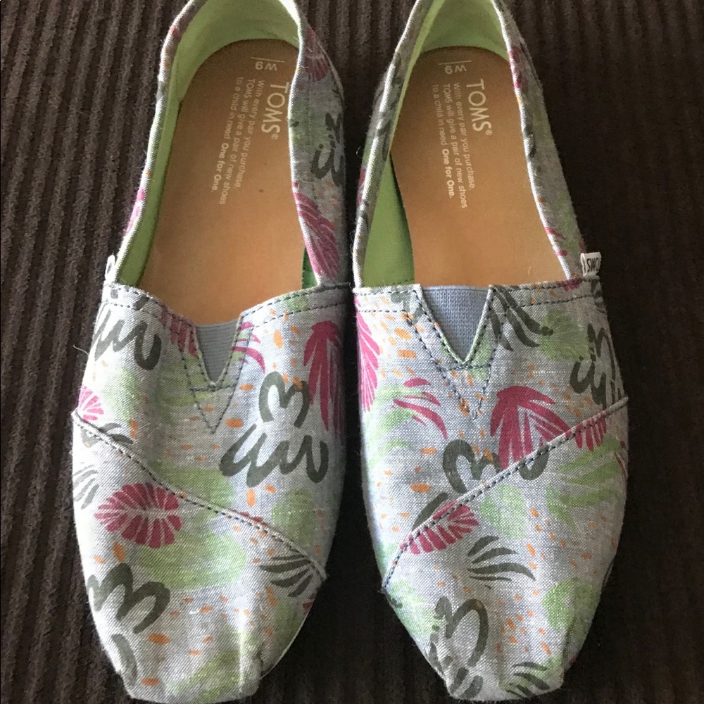 ***SOLD***Toms
